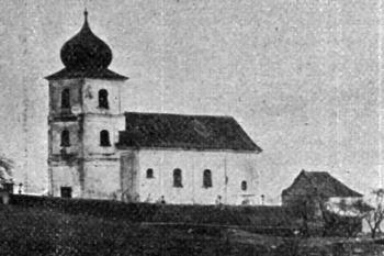 kostel od jihovýchodu na počátku 20. století (© Antonín Podlaha: Posvátná místa království Českého; Díl 1. Vikariáty: Českobrodský, Černokostelecký, Mnichovický a Prosecký, Dědictví sv. Jana Nepomuckého, Praha 1907)