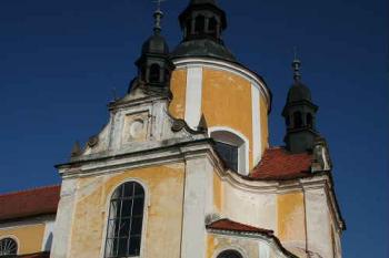 Jižní průčelí závěru kostela (© Ivan Grisa, 05/2006)