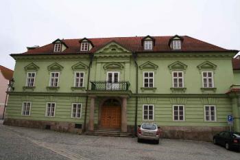 Čelní pohled z Balbínova náměstí (© Ivan Grisa, 05/2006)