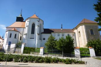 klášter minoritů s kostelem sv. Jana Křtitele-Jindřichův Hradec (© Vlastislav Mareček, 08/2016)