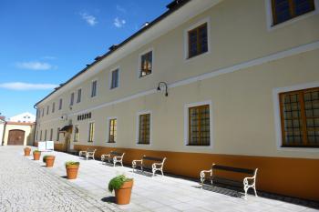 klášter minoritů s kostelem sv. Jana Křtitele-Jindřichův Hradec (© Vlastislav Mareček, 08/2016)