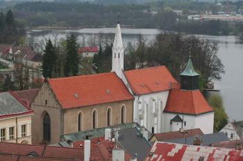 Klášterní kostel sv. Jana Křtitele z hradní věže (© Ivan Grisa, 05/2006)