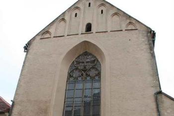 Západní průčelí kostela (© Ivan Grisa, 05/2006)