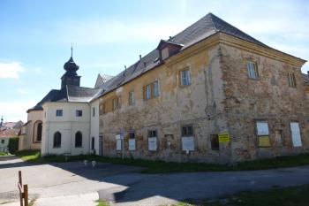 Jindřichův Hradec-klášter františkánů s kostelem sv. Kateřiny (© Vlastislav Mareček, 08/2016)