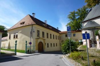 Jindřichův Hradec-klášter františkánů s kostelem sv. Kateřiny (© Vlastislav Mareček, 08/2016)