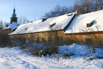 Pohled na zámek od východu ( © Pavel Vítek 01/2006)