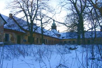 Pohled na zámek z bývalého čestného dvora ( © Pavel Vítek 01/2006)