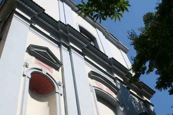 Jižní stěna kostela (© Ivan Grisa, 06/2008)