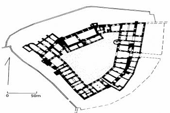 půdorys přízemí  hradu ( © J. Pilch, 1978 (in L. Kajzer, S. Kołodziejski, J. Salm: Lexikon zamków v Polsce, nakl. Arkady, Warszawa 2003))