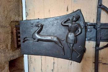 detail zámku vrat do kostela (© Jan P. Štěpánek  04/2024)