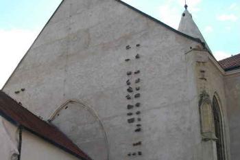 Východní stěna trojlodí (© Ivan Grisa, 08/2005)