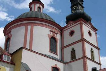 Kostel od jihozápadu (© Ivan Grisa, 08/2005)