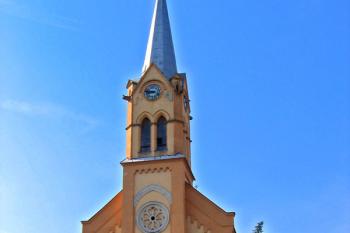Kostel sv. Andělů Strážných v Kyselovicích ( © Pavel Vítek 06/2008)