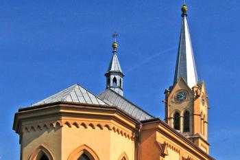 Kostel sv. Andělů Strážných v Kyselovicích ( © Pavel Vítek 06/2008)