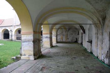 Pohled do ambitu (© Jiří Cukr, 06/2007)