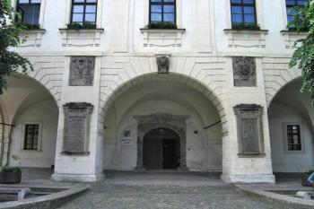 Radnice ve Velvarech ( © Pavel Vítek 06/2008)