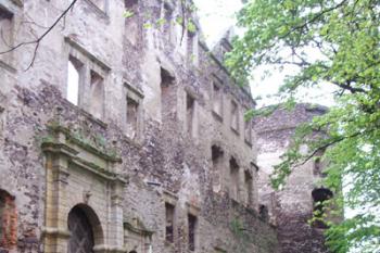 most přes vyzděný příkop ( © iV 6.5.2007)