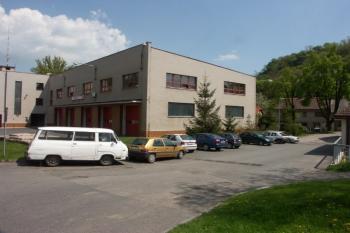 požární zbrojnice na místě zaniklých lázní ( © Milan Caha 06/2008)
