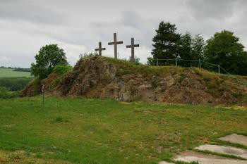 Bánov - pohled na místo hradu (© Karel Světlík, 08/2010)