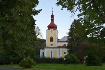 Průčelí s věží (© Daniel Šmidrkal, 08/2016)