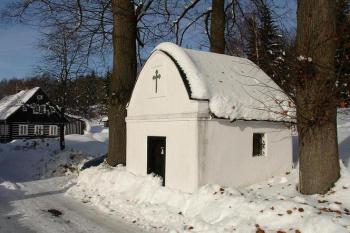 kaplička na Mariánské Hoře ( © Jiří Čížek 11/2007)