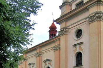 Kostel Nejsvětější Trojice v Ústí n. Labem - Střekově ( © Pavel Vítek 08/2011)