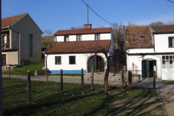Sklepní ulička Čejč (© Michal Kiesel, 06/2008)