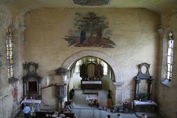 Pohled z kruchty do lodi a presbytáře (© Ivan Grisa, 07/2008)