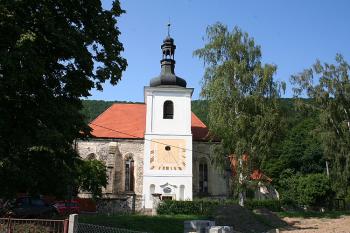 Pohled od jihu přes sousední staveniště (© Ivan Grisa, 07/2008)