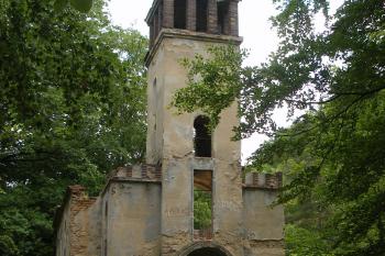 Zřícenina starokatolického kostela ( © Jiří Špaček 06/2015)