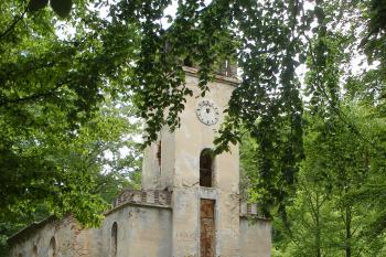 Zřícenina starokatolického kostela ( © Jiří Špaček 06/2015)