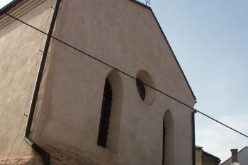 východní průčelí ( © Milan Caha 06/2008)