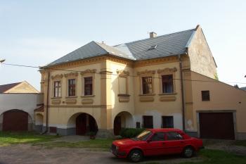 Bělohlávkův dům na Rabínském plácku - bývalá kovárna ( © Milan Caha 06/2008)