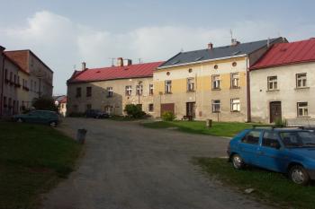 místo kde stávala Horní brána ( © Milan Caha 06/2008)