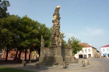 sousoší Nejsvětější Trojice na Husově náměstí ( © Milan Caha 06/2008)