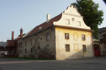 Panský pivovar od severu ( © Milan Caha 06/2008)