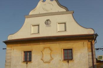 severní průčelí pivovaru ( © Milan Caha 06/2008)