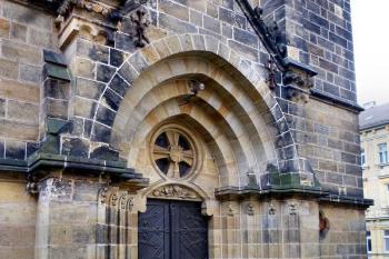 Evangelický kostel v Podmoklech – pseudorománský a pseudogotický ( © František Kinař 05/2017)