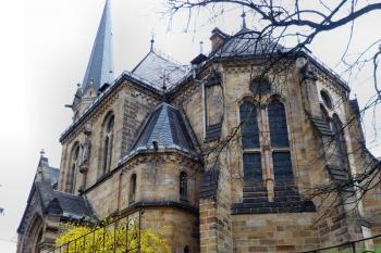 Evangelický kostel v Podmoklech – pseudorománský a pseudogotický ( © František Kinař 05/2017)