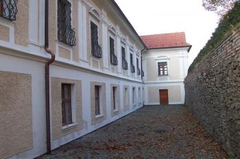 Konice - zámek - západní křídlo (© Ivo Rozehnal, 10/2010)