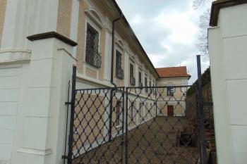 Sev. strana zámku (© Dušan Dohňanský  05/2021)