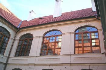 Zámek Konice nádvoří (STOUPA ©   06/2004)