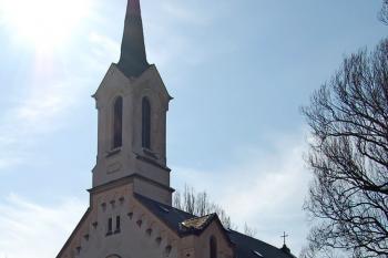 kostel od severozápadu (© Rodochrozit, 03/2013)