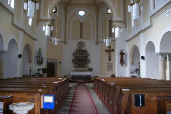 Interiér kostela sv. Františka z Assisi (© Jiří Špaček, 06/2015)