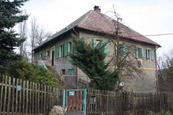 Tvrz od jihozápadu ( © Ivan Grisa 11/2009)