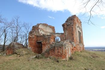 Zřícenina pozdější kaple. (© Luděk Vláčil, 02/2015)