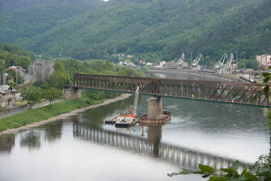 železniční most přes Labe