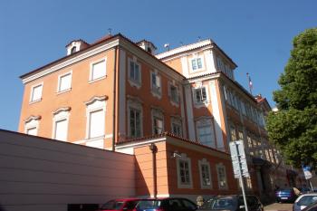 pohled z Velkopřevorského náměstí ( © Milan Caha 07/2008)