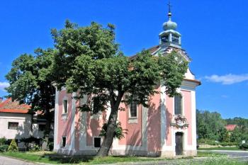Kaple Nanebevzetí Panny Marie v Hošťce ( © Pavel Vítek 05/2011)