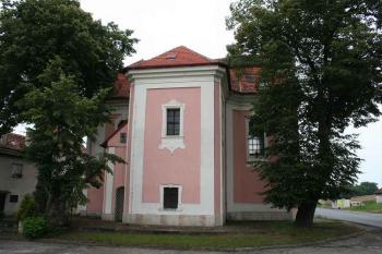 Západní bok se sakristií (© Ivan Grisa, 07/2008)